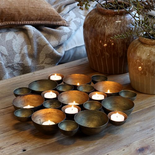 Lysestage med mange små lysholdere – Antique messing