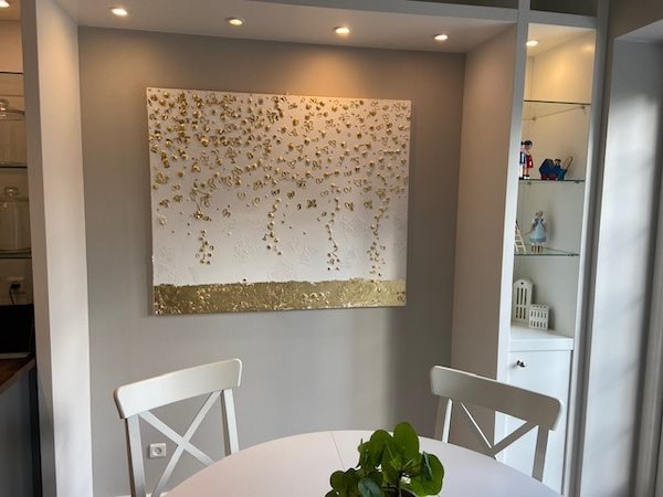 guld og struktur i smuk harmoni